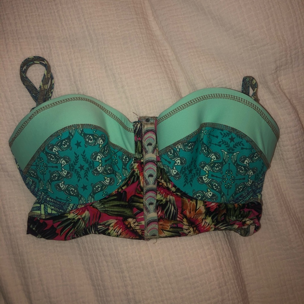 maaji bikini- front buttons / straps on and off